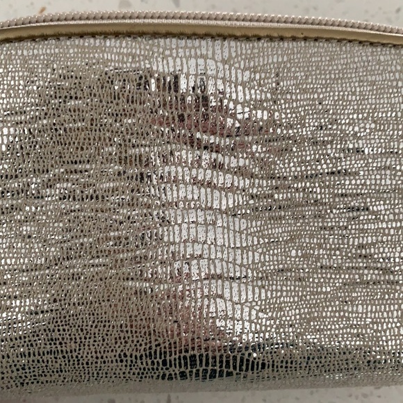 NWT LOFT Snake Print Metallic Gold Cosmetic Case - Picture 2 of 8
